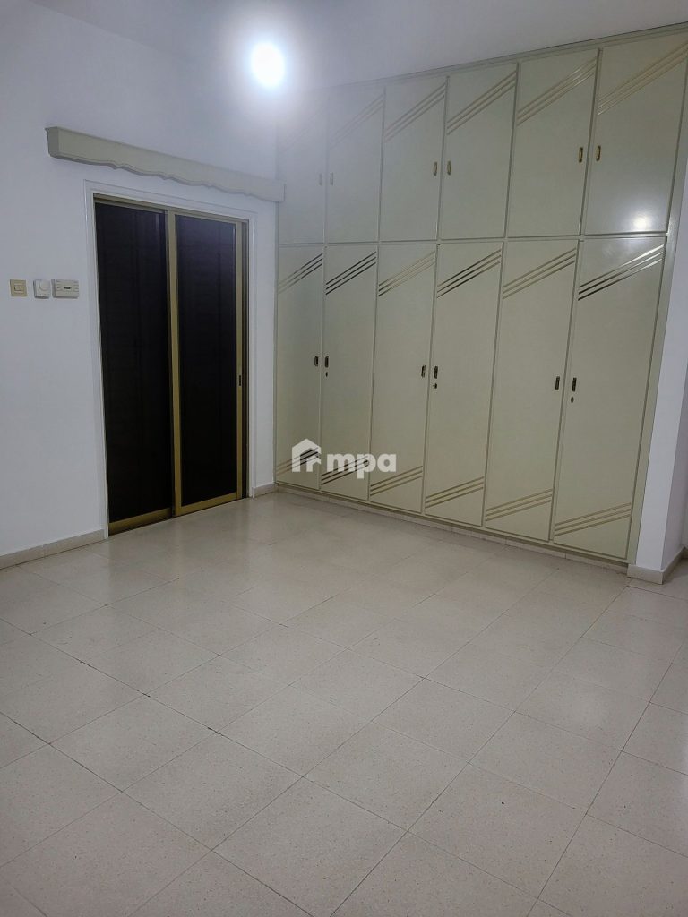 6+ Bedroom House for Sale in Larnaca District
