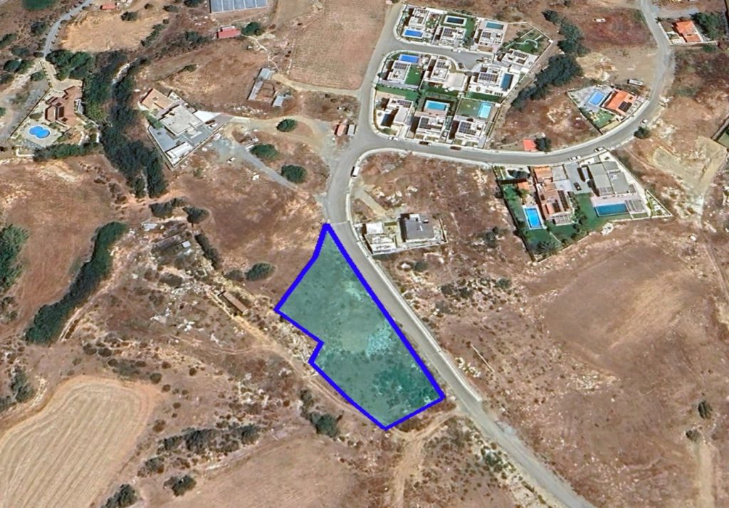 2,024m² Residential Plot for Sale in Parekklisia, Limassol District