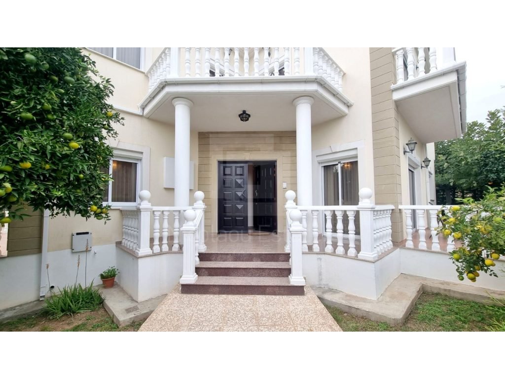 4 Bedroom House for Sale in Agios Tychonas, Limassol District