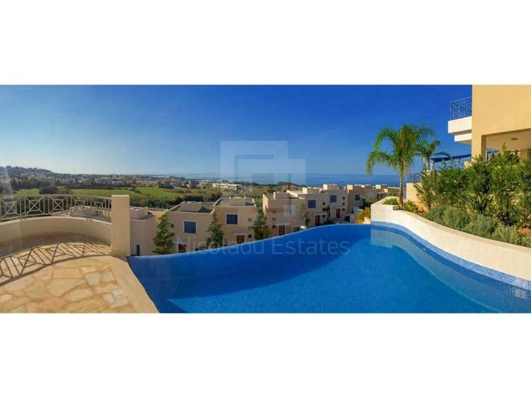 4 Bedroom House for Sale in Chlorakas, Paphos District