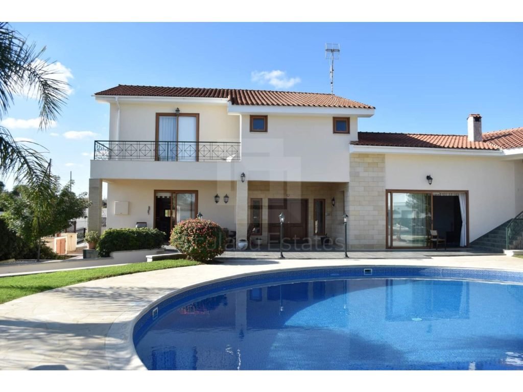 6+ Bedroom House for Sale in Latsia, Nicosia District