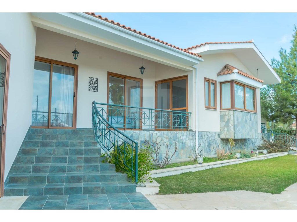 6+ Bedroom House for Sale in Latsia, Nicosia District