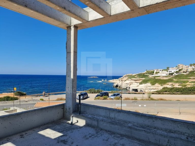 5 Bedroom House for Sale in Peyia, Paphos District