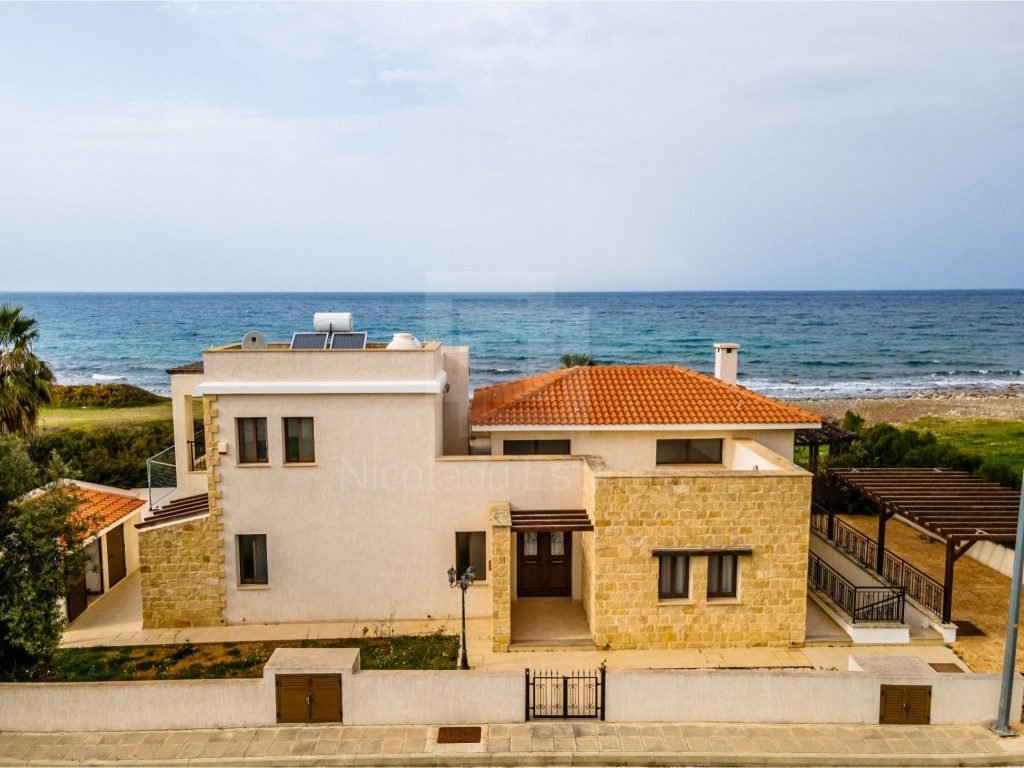 3 Bedroom House for Sale in Neo Chorio Pafou, Paphos District