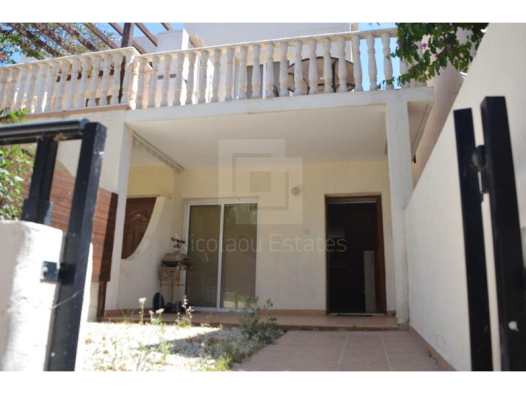 2 Bedroom House for Sale in Tombs Of the Kings, Paphos District