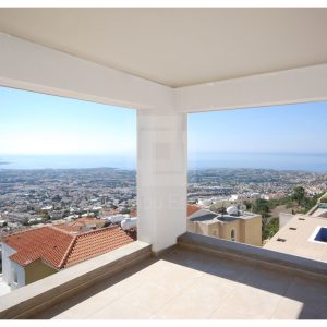 6+ Bedroom House for Sale in Peyia, Paphos District