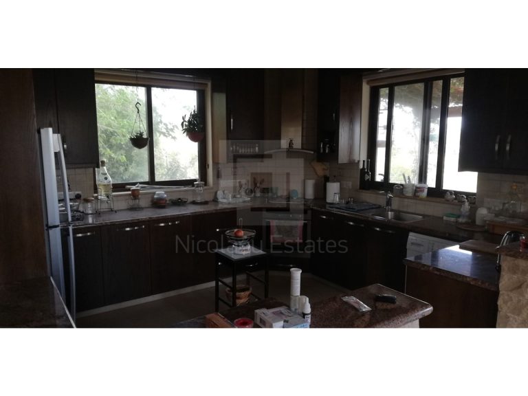 3 Bedroom House for Sale in Parekklisia, Limassol District