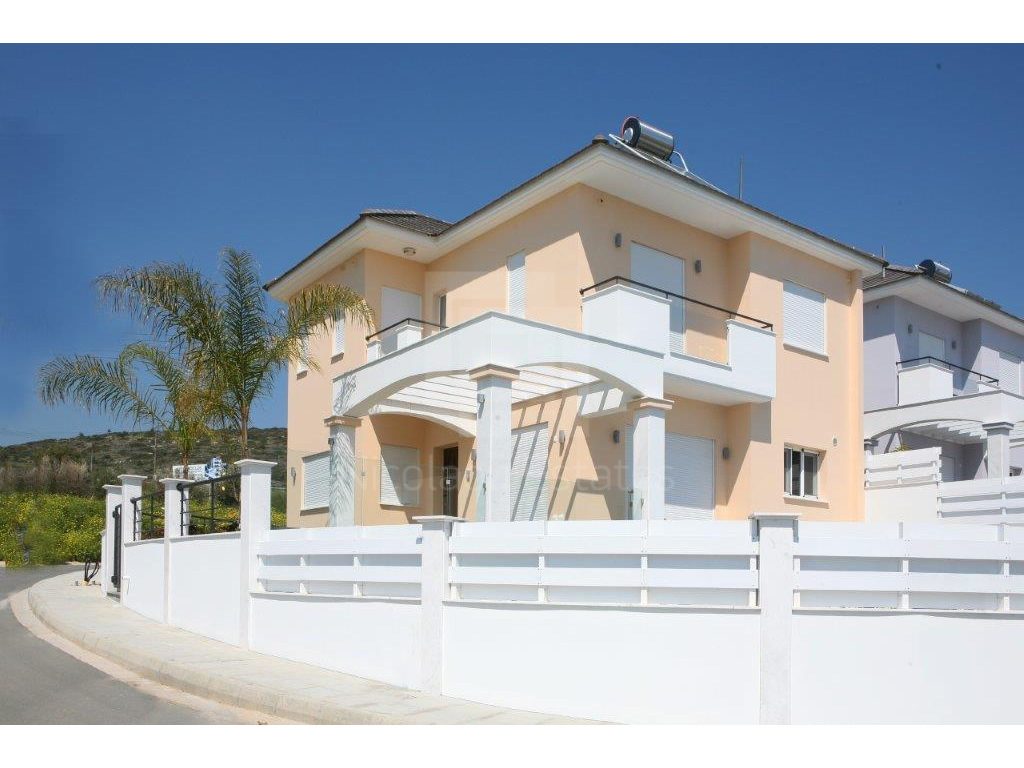 4 Bedroom House for Sale in Limassol – Agios Athanasios