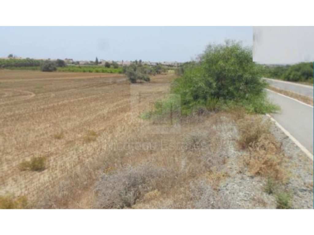 5,830m² Plot for Sale in Mazotos, Larnaca District