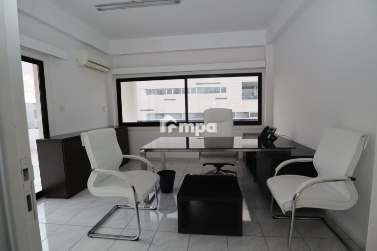20m² Office for Rent in Agioi Omologites, Nicosia District