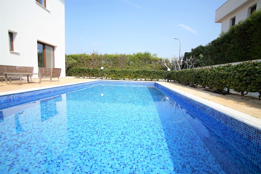 4 Bedroom Villa for Rent in Paphos District