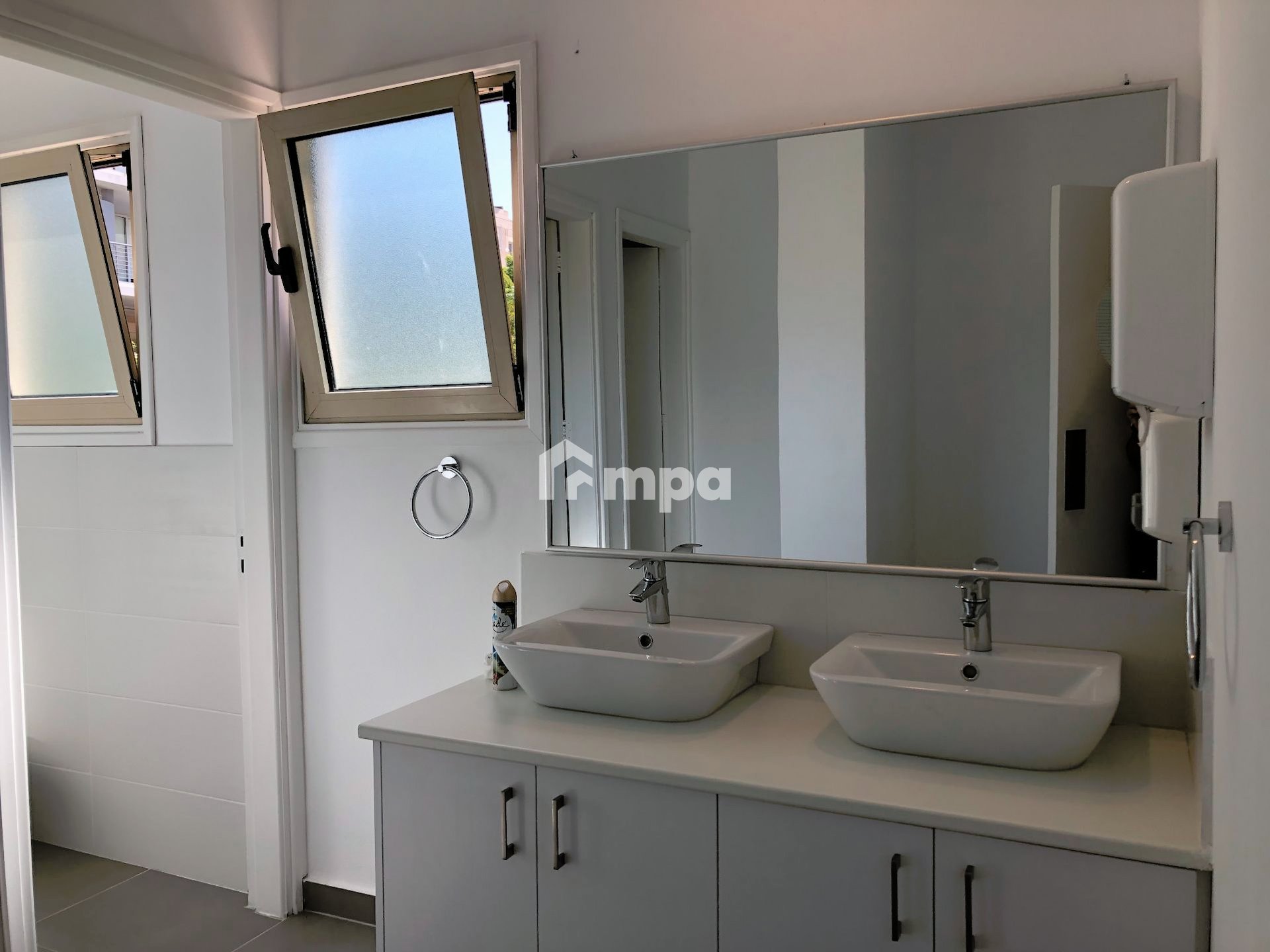 1008m² Building for Sale in Strovolos, Nicosia District