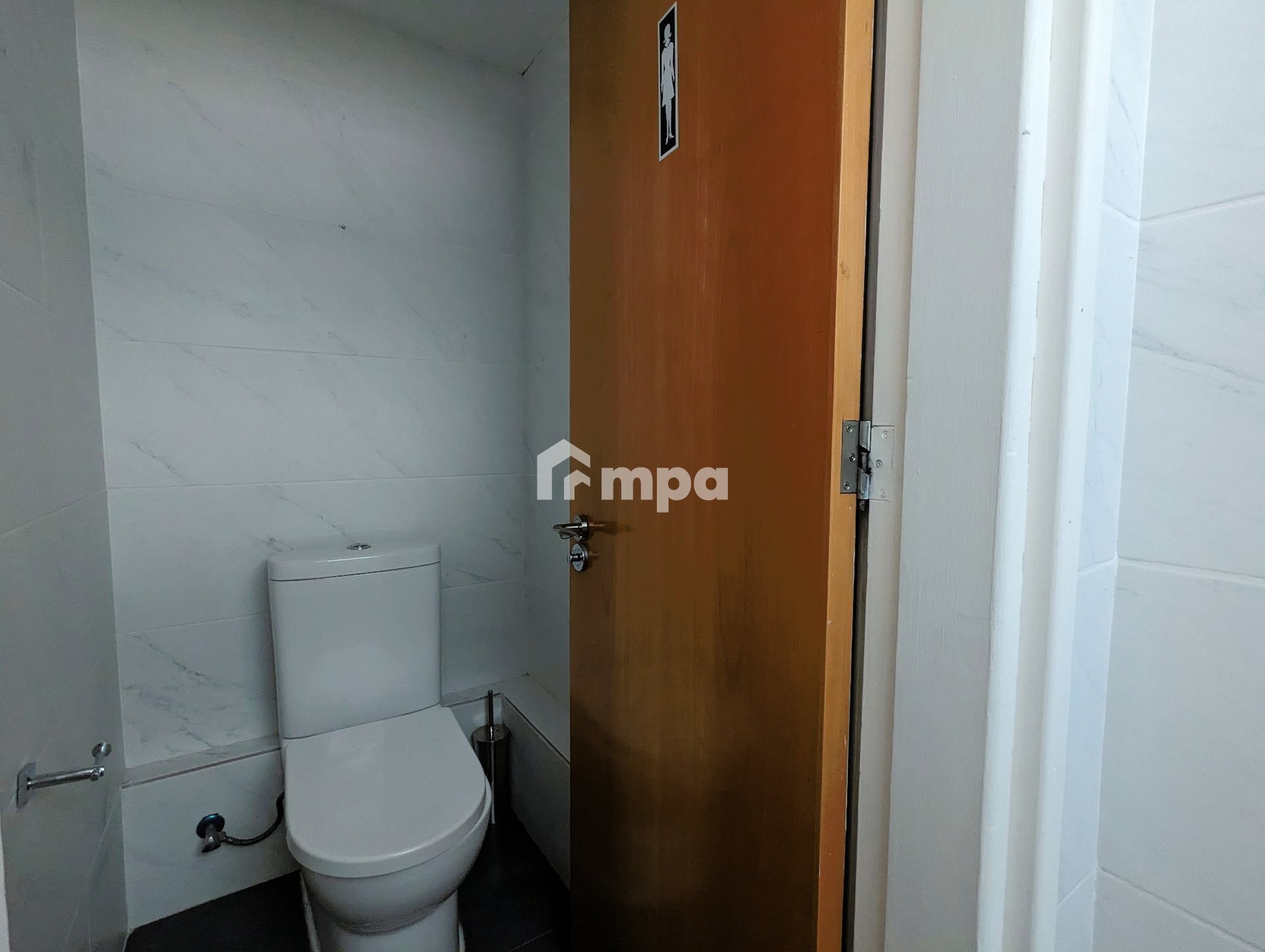 200m² Office for Rent in Nicosia District
