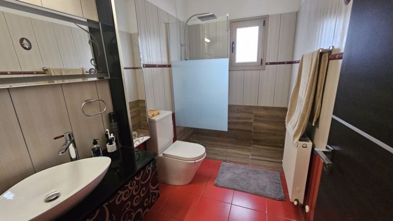 5 Bedroom Villa for Sale in Polemi, Paphos District