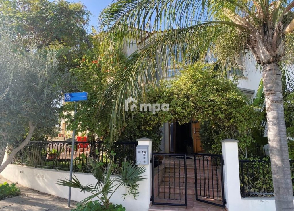 4 Bedroom House for Sale in Latsia, Nicosia District