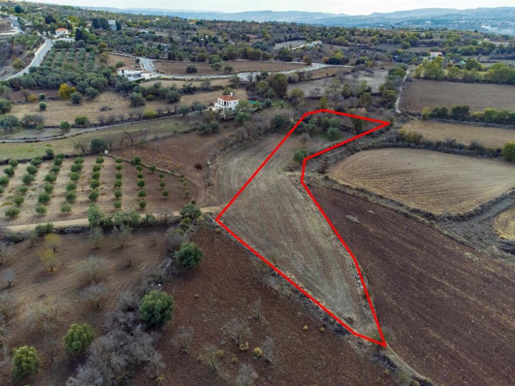 3,679m² Residential Plot for Sale in Lasa, Paphos District