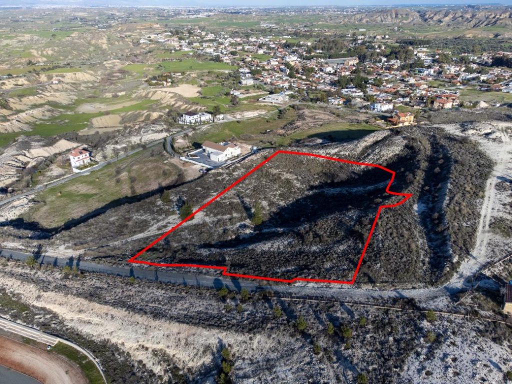 8,450m² Residential Plot for Sale in Arediou, Nicosia District