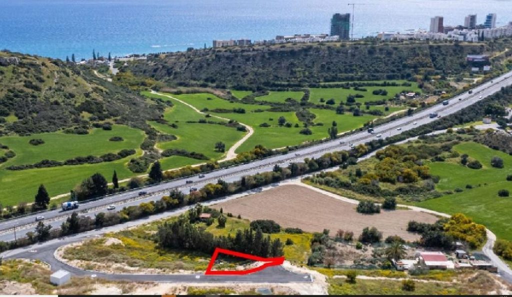 1,332m² Plot for Sale in Agios Tychonas, Limassol District