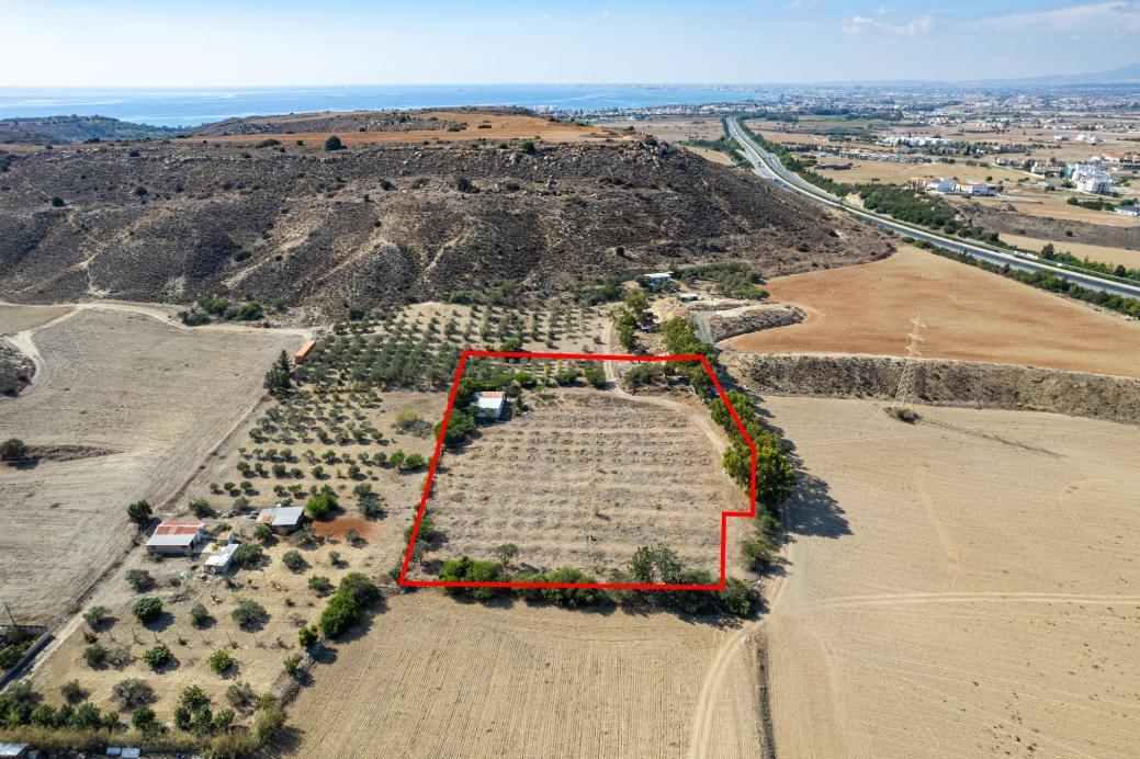 6,690m² Commercial Plot for Sale in Pyla, Larnaca District