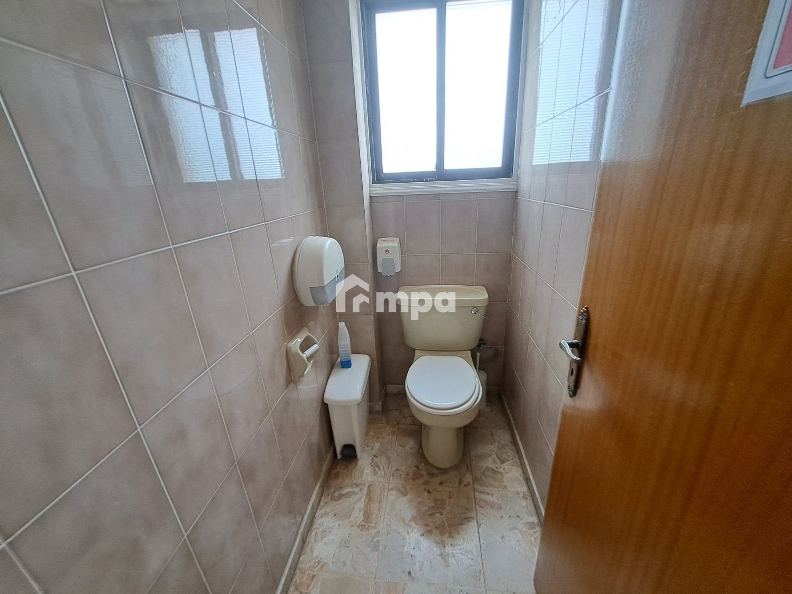 950m² Office for Rent in Latsia, Nicosia District