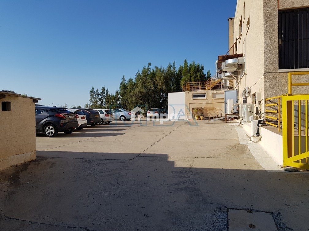 950m² Office for Rent in Latsia, Nicosia District
