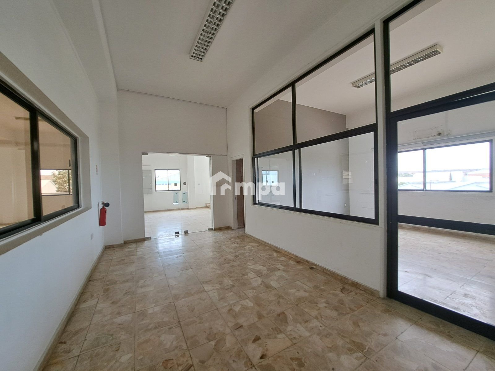 950m² Office for Rent in Latsia, Nicosia District