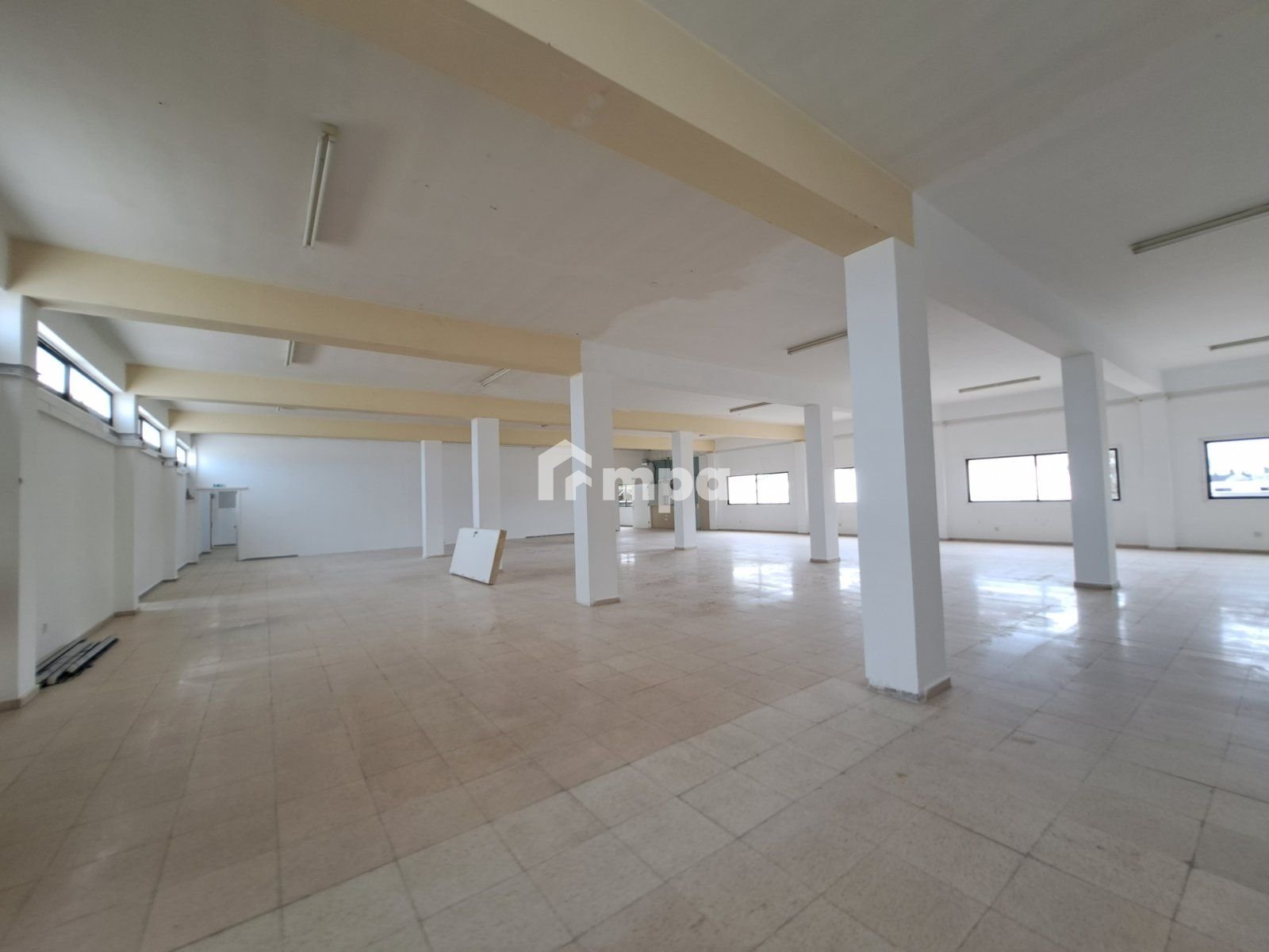 950m² Office for Rent in Latsia, Nicosia District