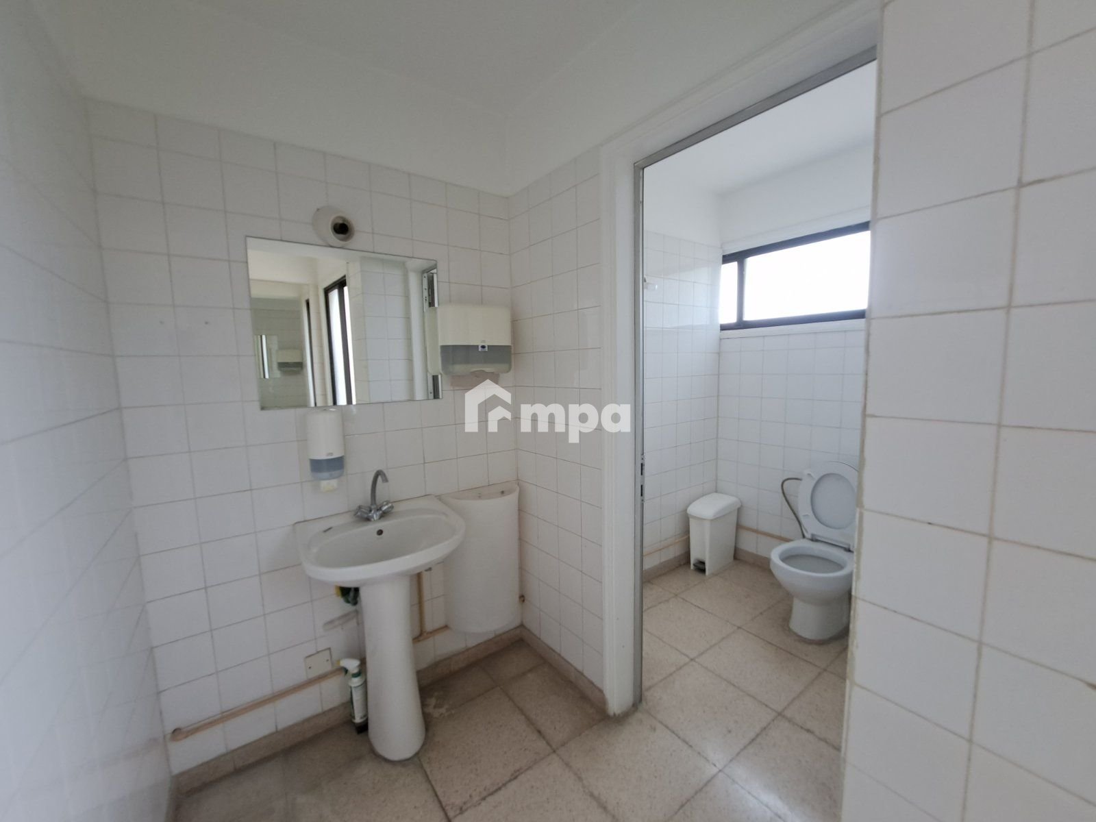 950m² Office for Rent in Latsia, Nicosia District
