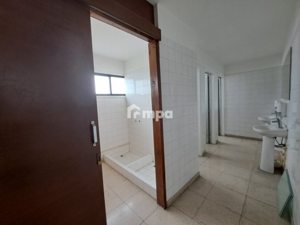 950m² Office for Rent in Latsia, Nicosia District
