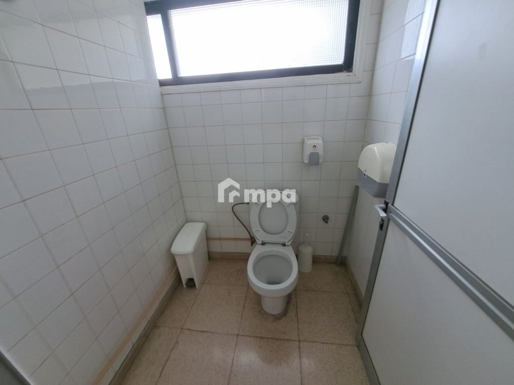 950m² Office for Rent in Latsia, Nicosia District