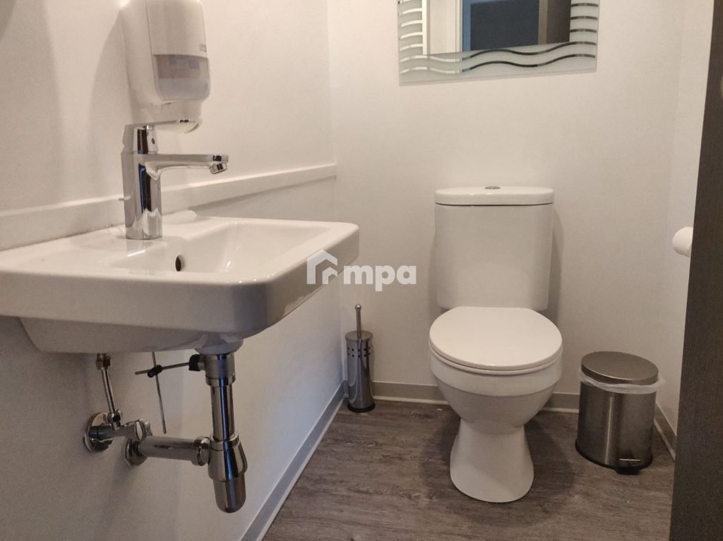 95m² Office for Rent in Strovolos, Nicosia District
