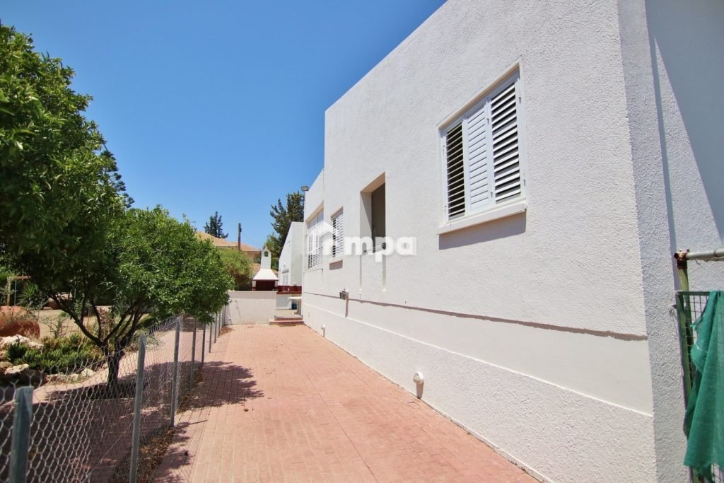 3 Bedroom House for Rent in Strovolos, Nicosia District