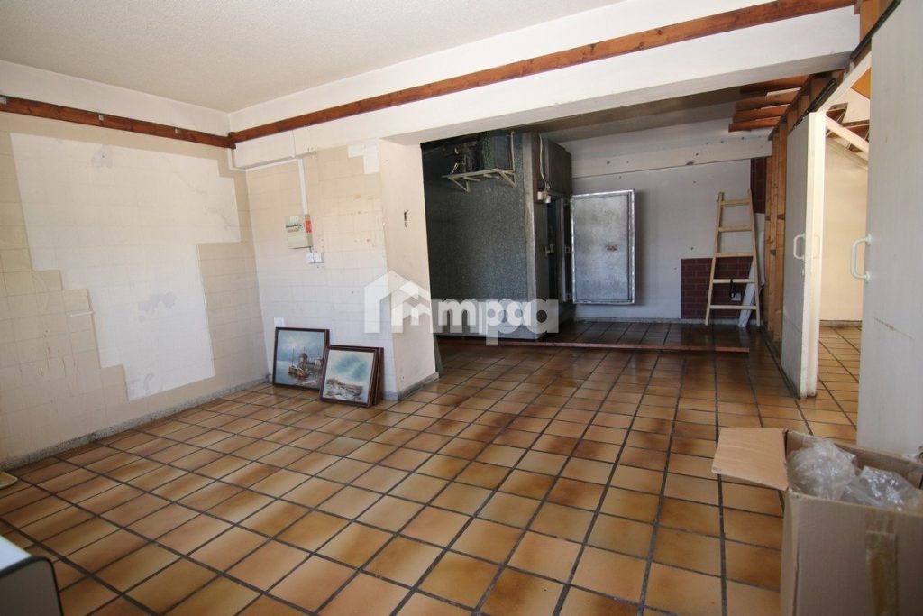 80m² Commercial for Rent in Strovolos, Nicosia District