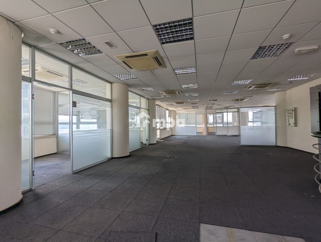 300m² Office for Rent in Nicosia District