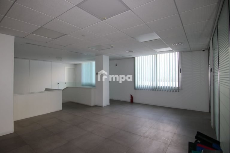 418m² Commercial for Rent in Nicosia District