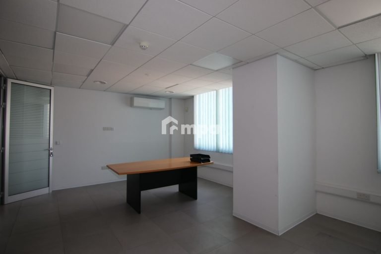 418m² Commercial for Rent in Nicosia District