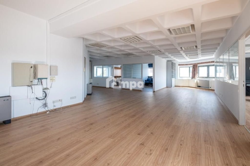 238m² Office for Rent in Agioi Omologites, Nicosia District