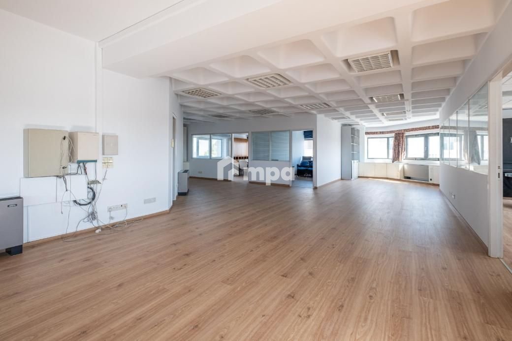 238m² Office for Rent in Agioi Omologites, Nicosia District