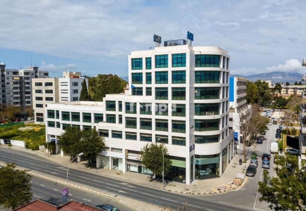 238m² Office for Rent in Agioi Omologites, Nicosia District