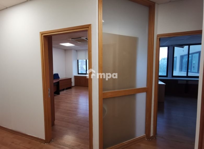 75m² Office for Rent in Agioi Omologites, Nicosia District