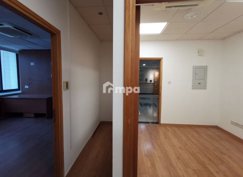 75m² Office for Rent in Agioi Omologites, Nicosia District