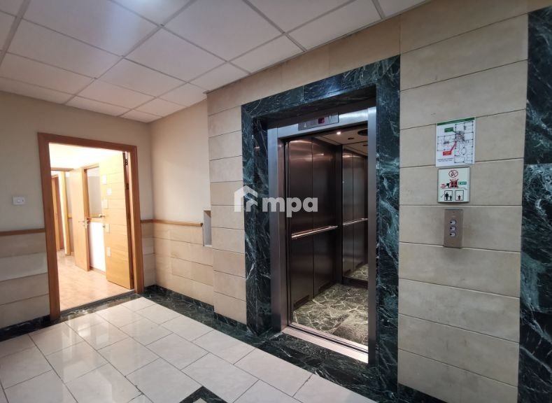 75m² Office for Rent in Agioi Omologites, Nicosia District