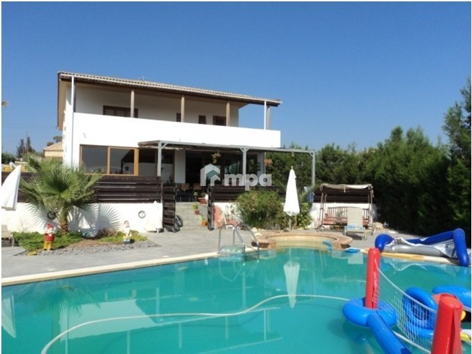 4 Bedroom House for Sale in Agioi Trimithias, Nicosia District