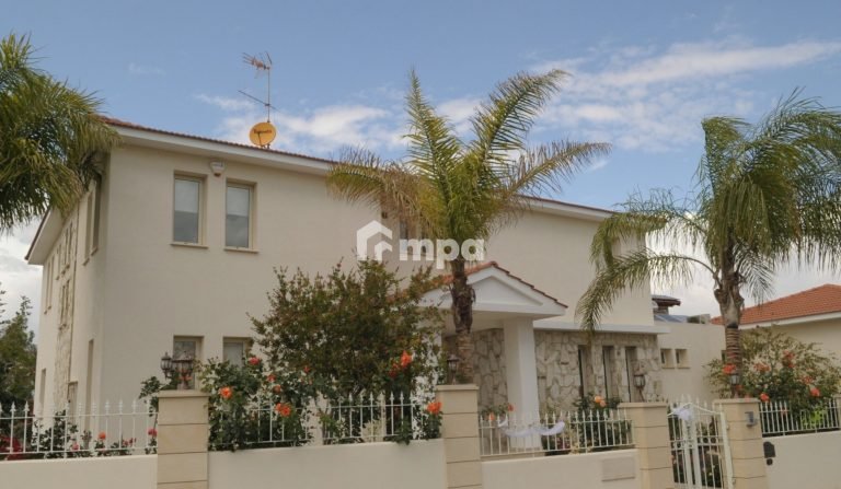 5 Bedroom House for Sale in Latsia, Nicosia District