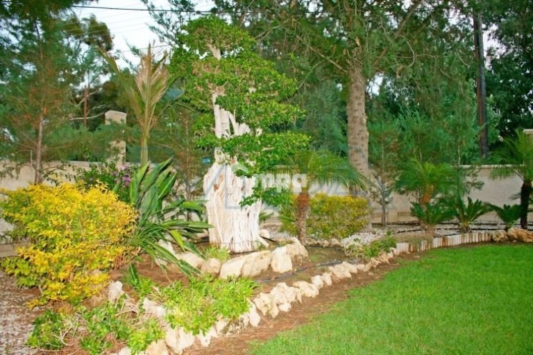 5 Bedroom House for Sale in Nicosia District