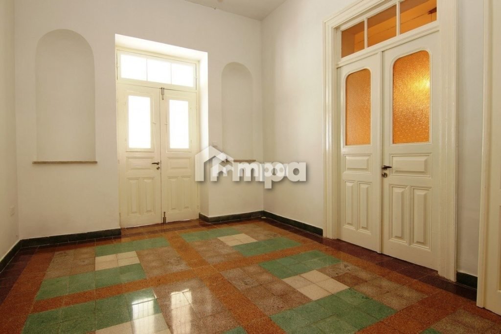 4 Bedroom House for Sale in Agioi Omologites, Nicosia District