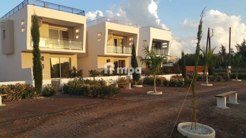 3 Bedroom House for Sale in Chlorakas, Paphos District