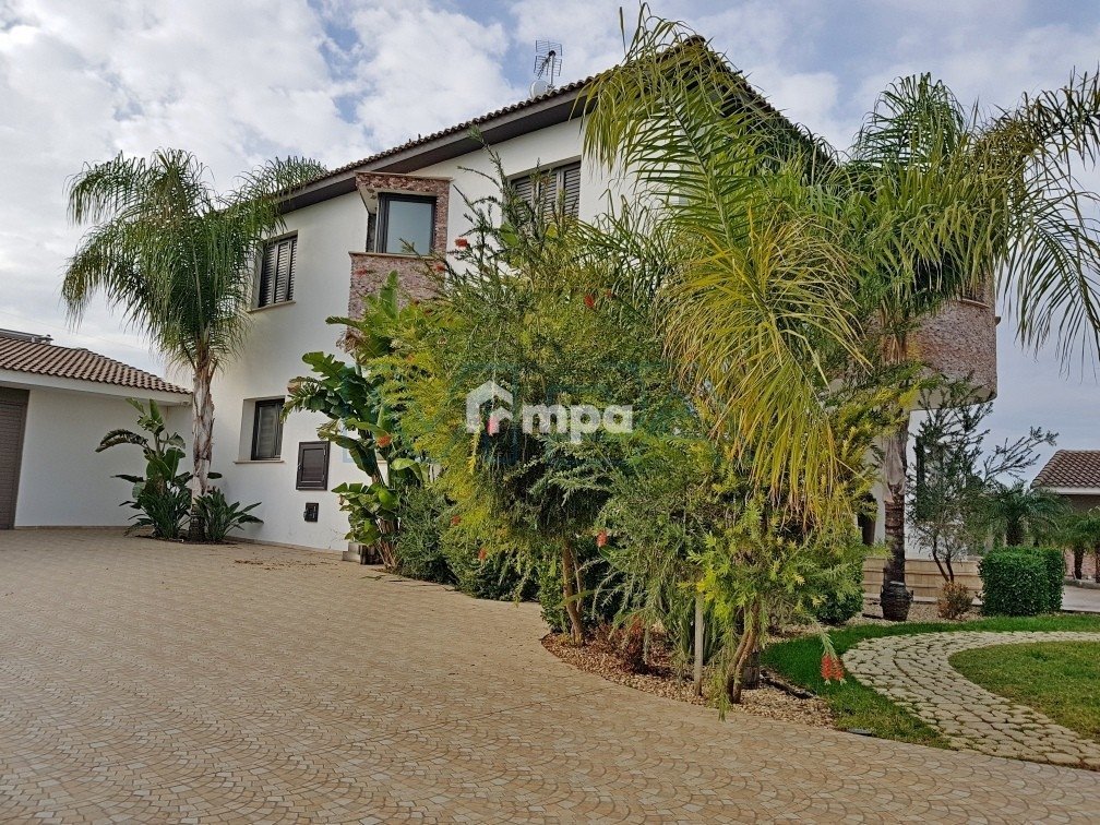 4 Bedroom House for Sale in Agioi Trimithias, Nicosia District