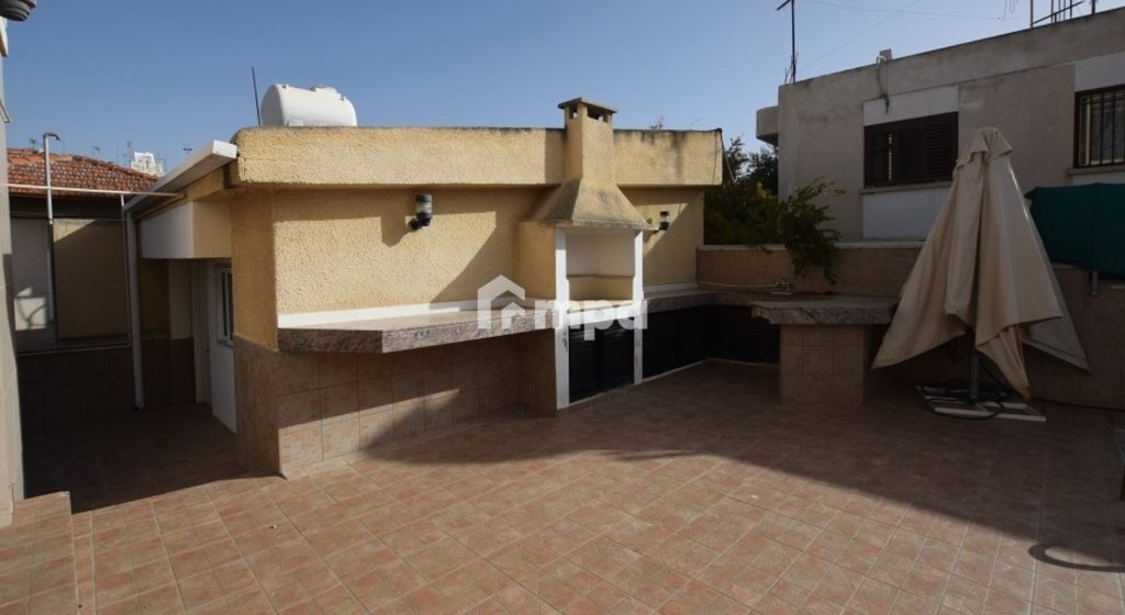 5 Bedroom House for Sale in Strovolos, Nicosia District