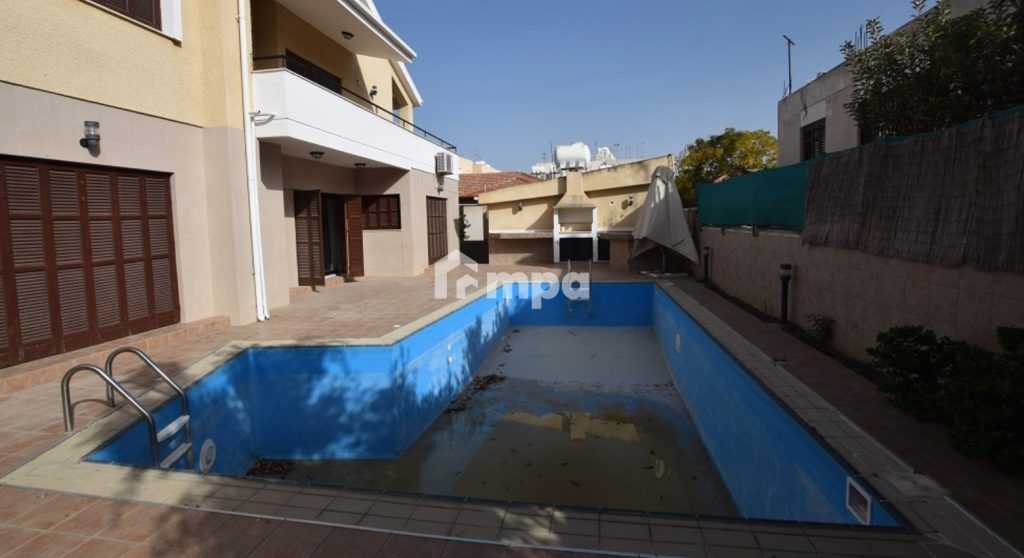 5 Bedroom House for Sale in Strovolos, Nicosia District